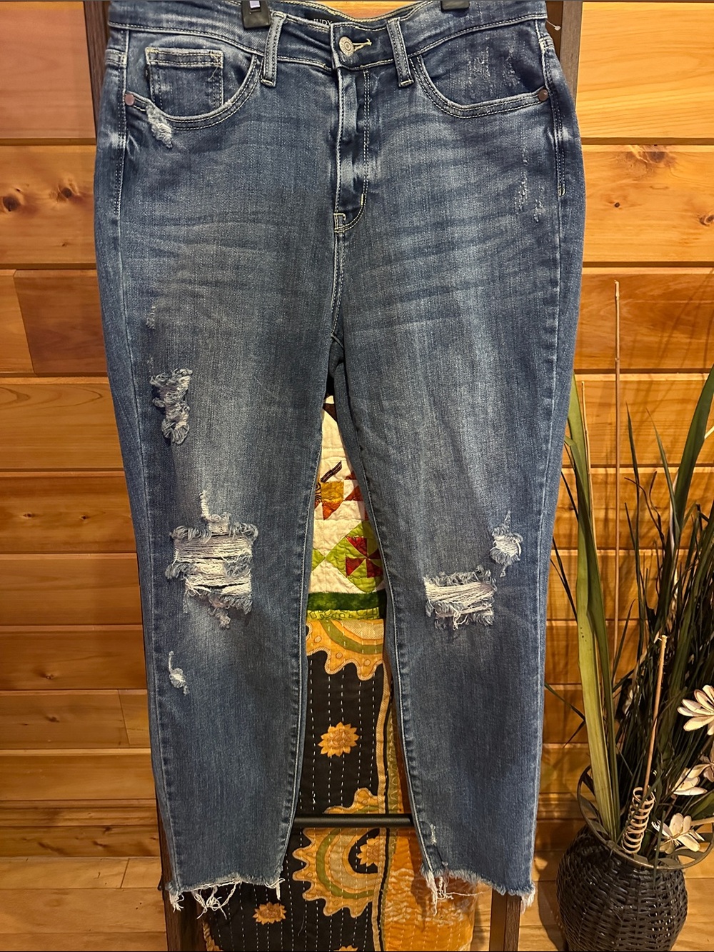 Judy Blue Distressed Dark Blue Cropped Jeans